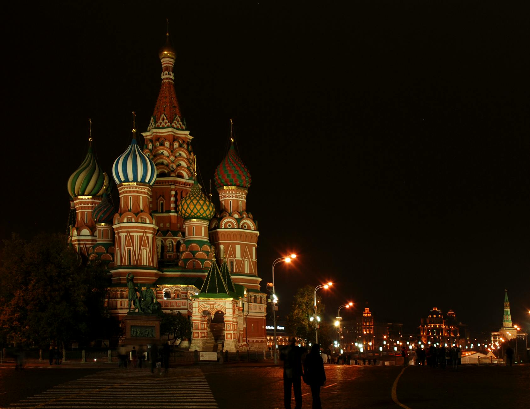 What UnionPay's alternative to Visa and Mastercard means for Russians under Western sanctions