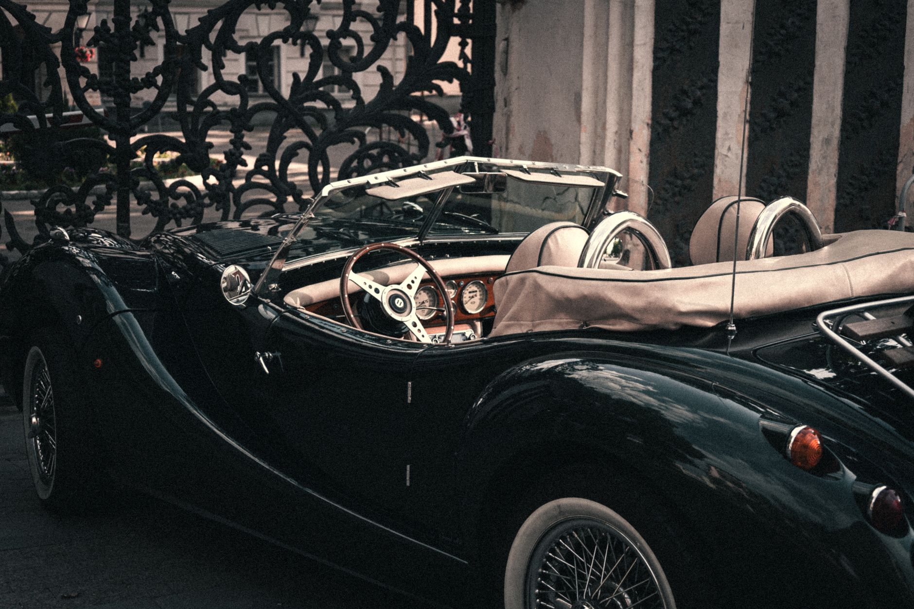 When does renting a car in Moscow make sense?
