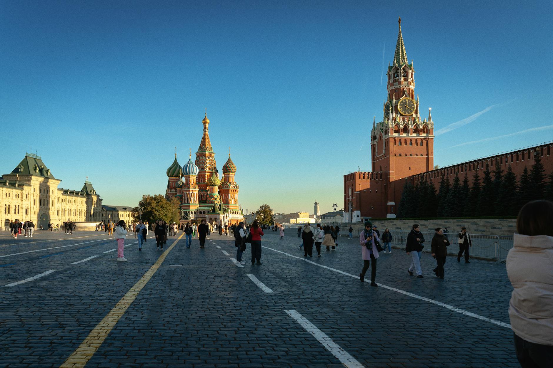 Practical itineraries for Moscow, St. Petersburg, the Trans-Siberian route, and the Golden Ring